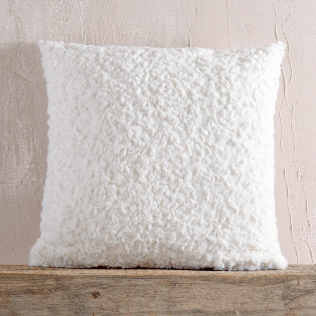 snug-pillow-white